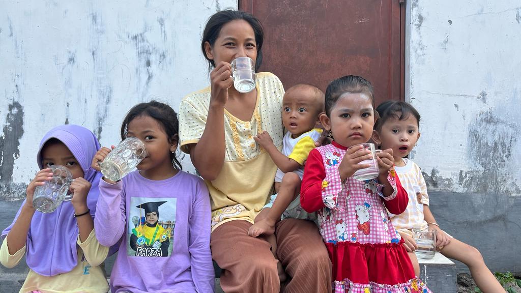 Children drinking water